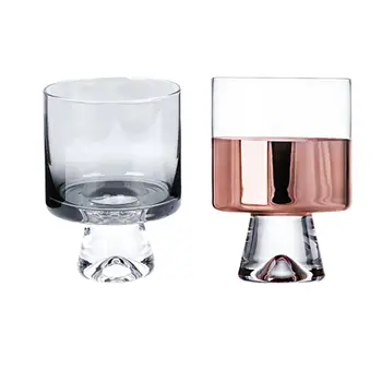 Чаши бира на продукта се пие пие чаши вода очила уиски да се пие за дома